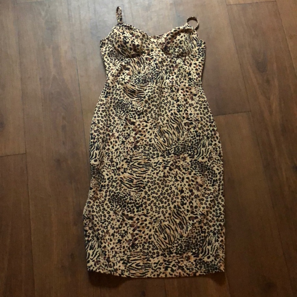 Body hugging cheetah dress with built in bra